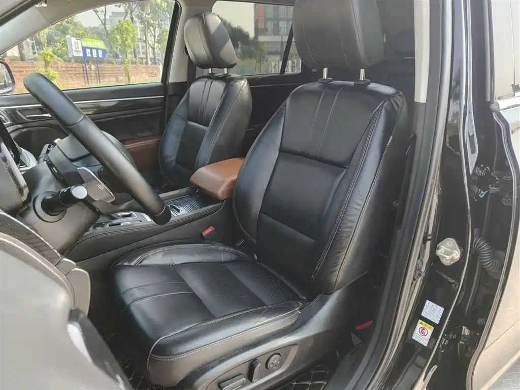 GAC Trumpchi Trumpchi GS7 2017 320T 2WD Luxury Smart Connect фото 7