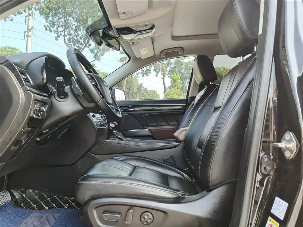 GAC Trumpchi Trumpchi GS7 2017 320T 2WD Luxury Smart Connect фото 16