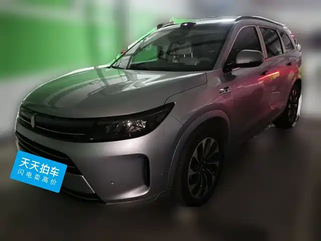 AITO Wenjie AITO M7 2024 1.5T Smart AWD Max Edition 5-Seater — фото 1
