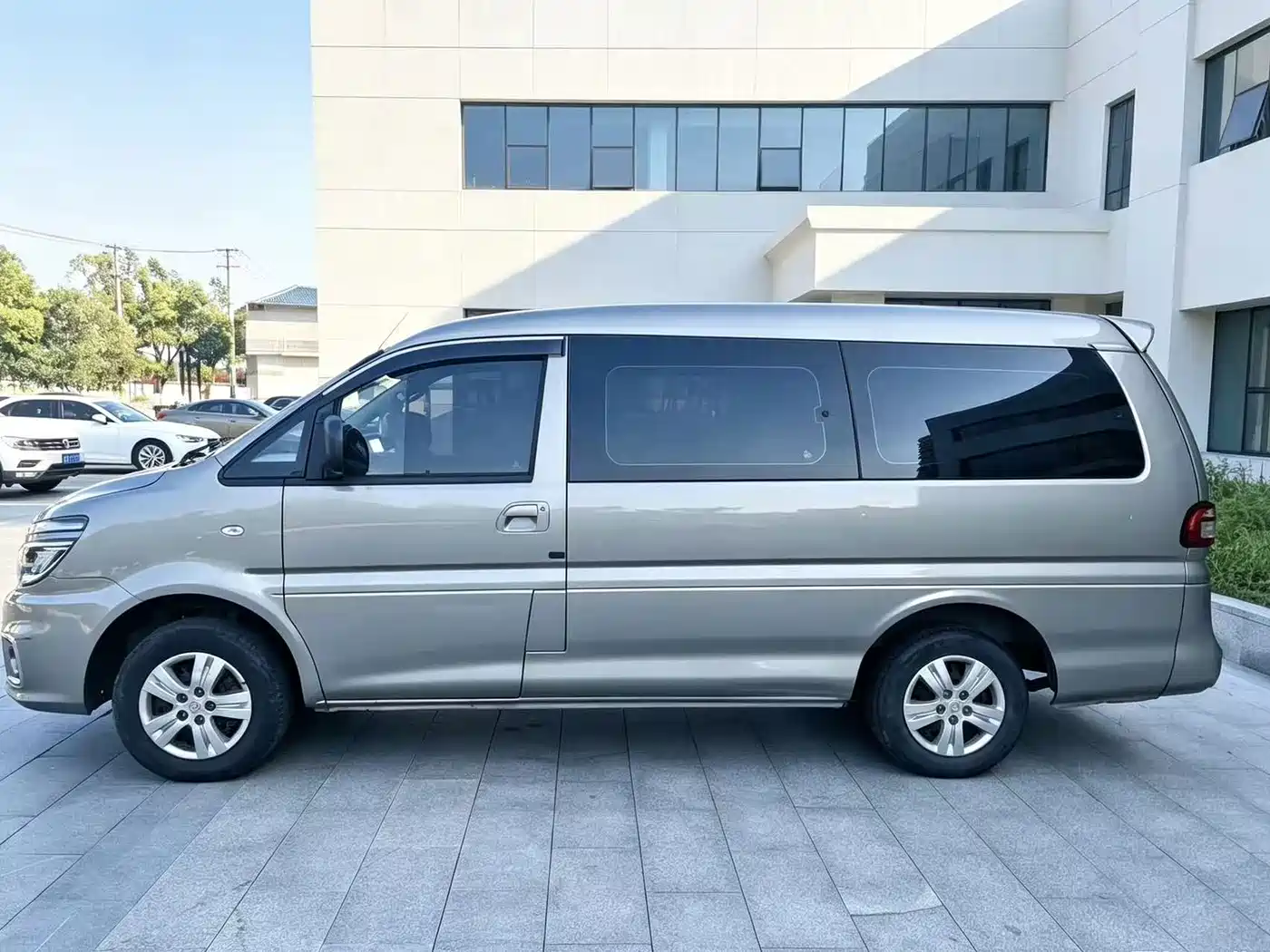 Фото 7 - Dongfeng Fengxing Lingzhi