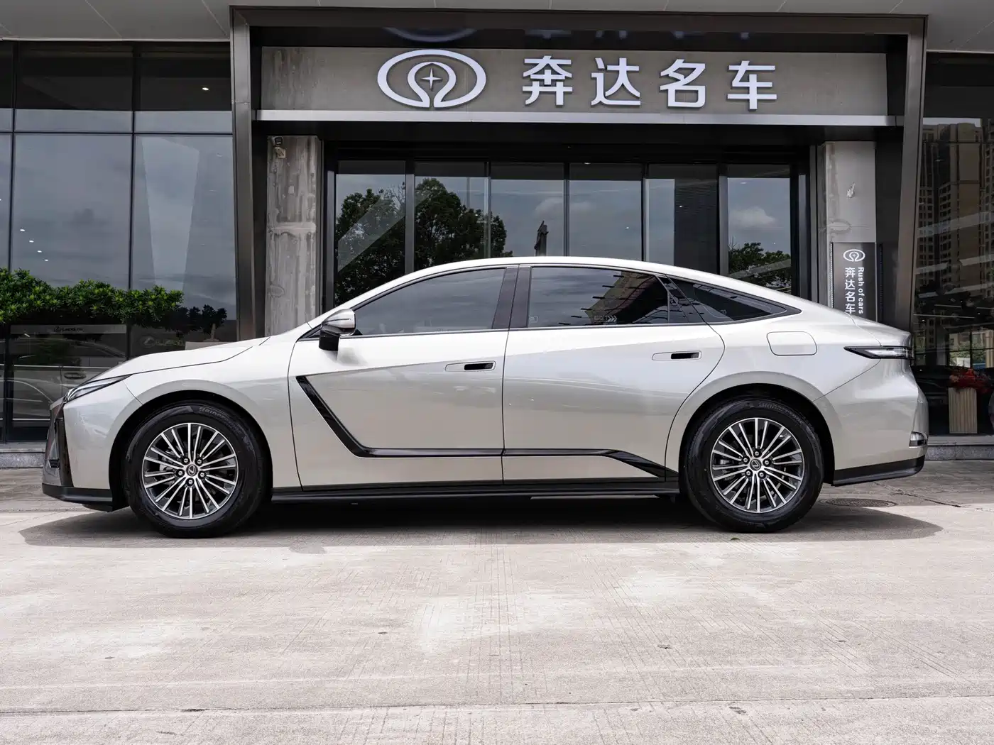 Lexus ES 2026 2025 Model 300h Base Version