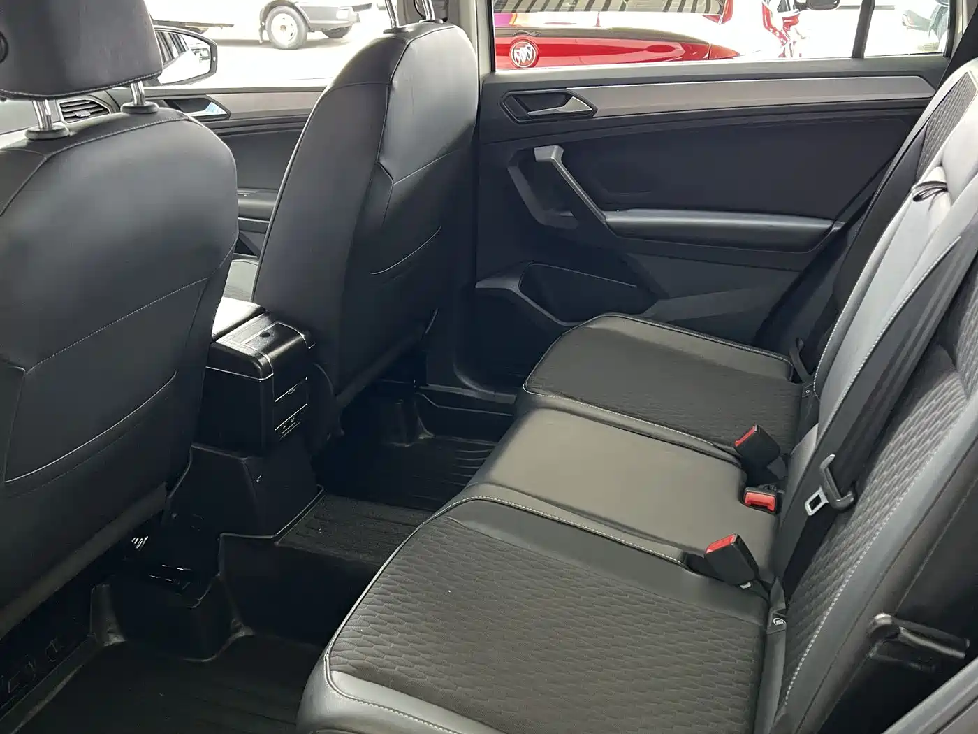 Volkswagen Tiguan L 2018 330TSI Automatic 2WD Trend Edition фото 5