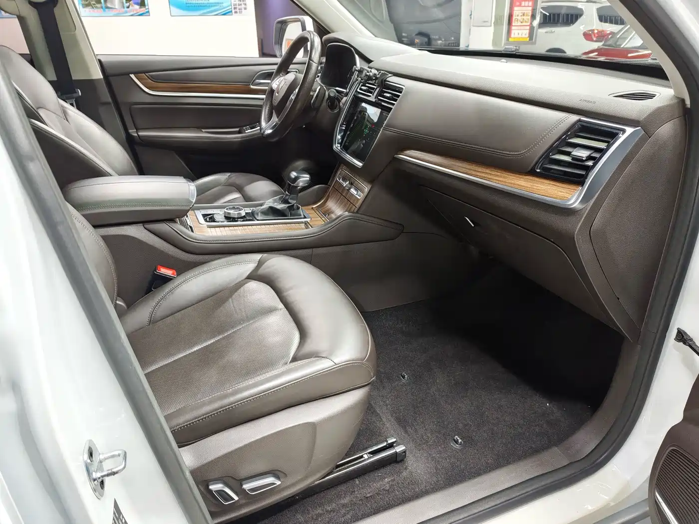 Roewe RX8 2018 2018 30T Intelligent Internet 4WD Supreme Edition