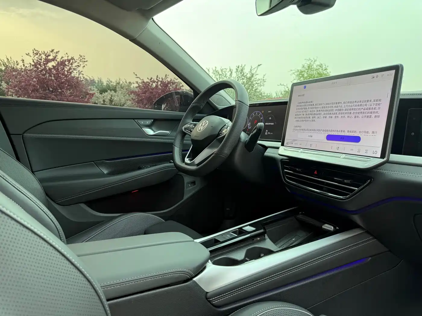 Volkswagen Passat 2025 Pro 380TSI Dragon Fortune Edition фото 20