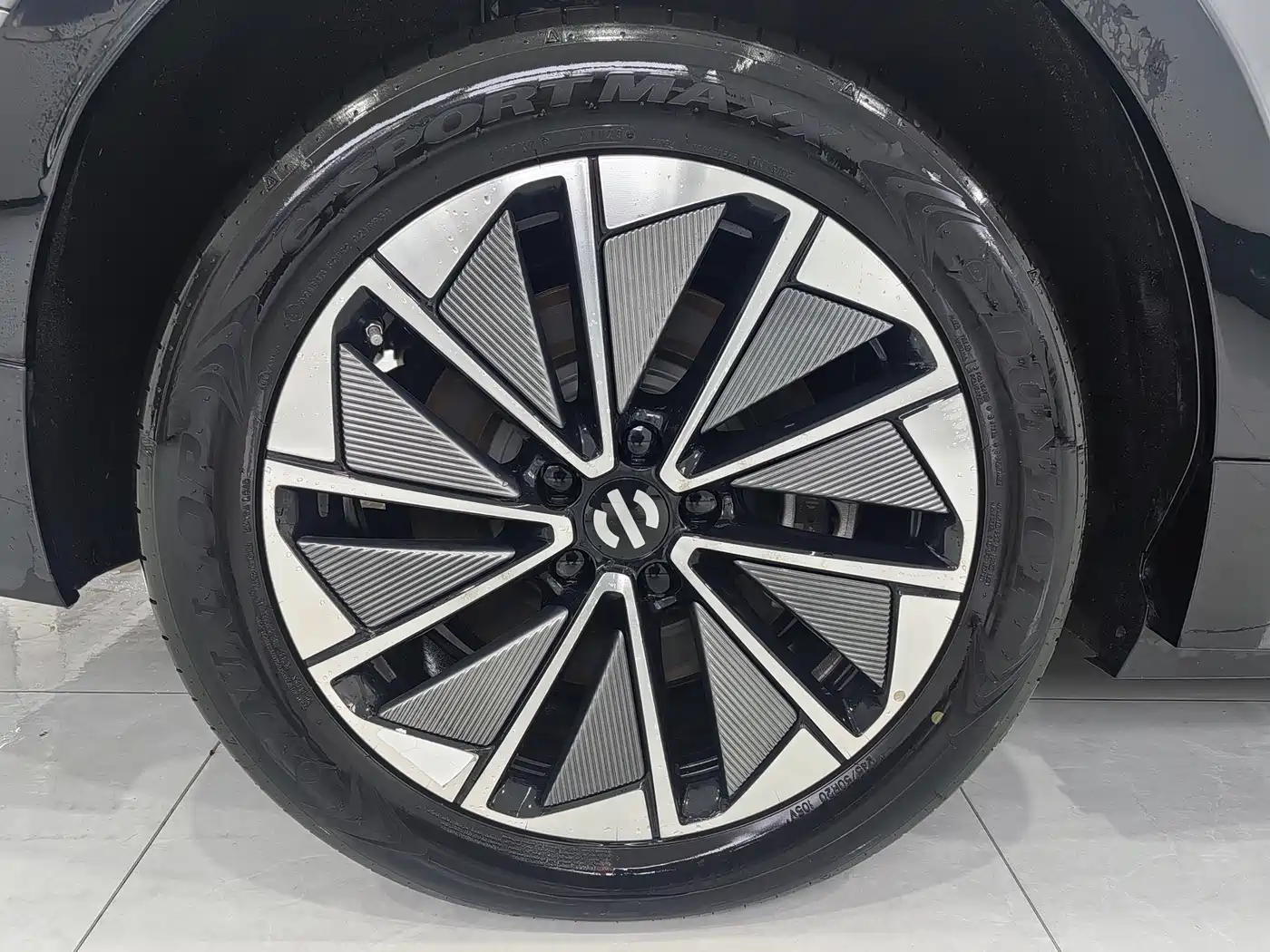 HiPhi GAO HE HIPHI Y