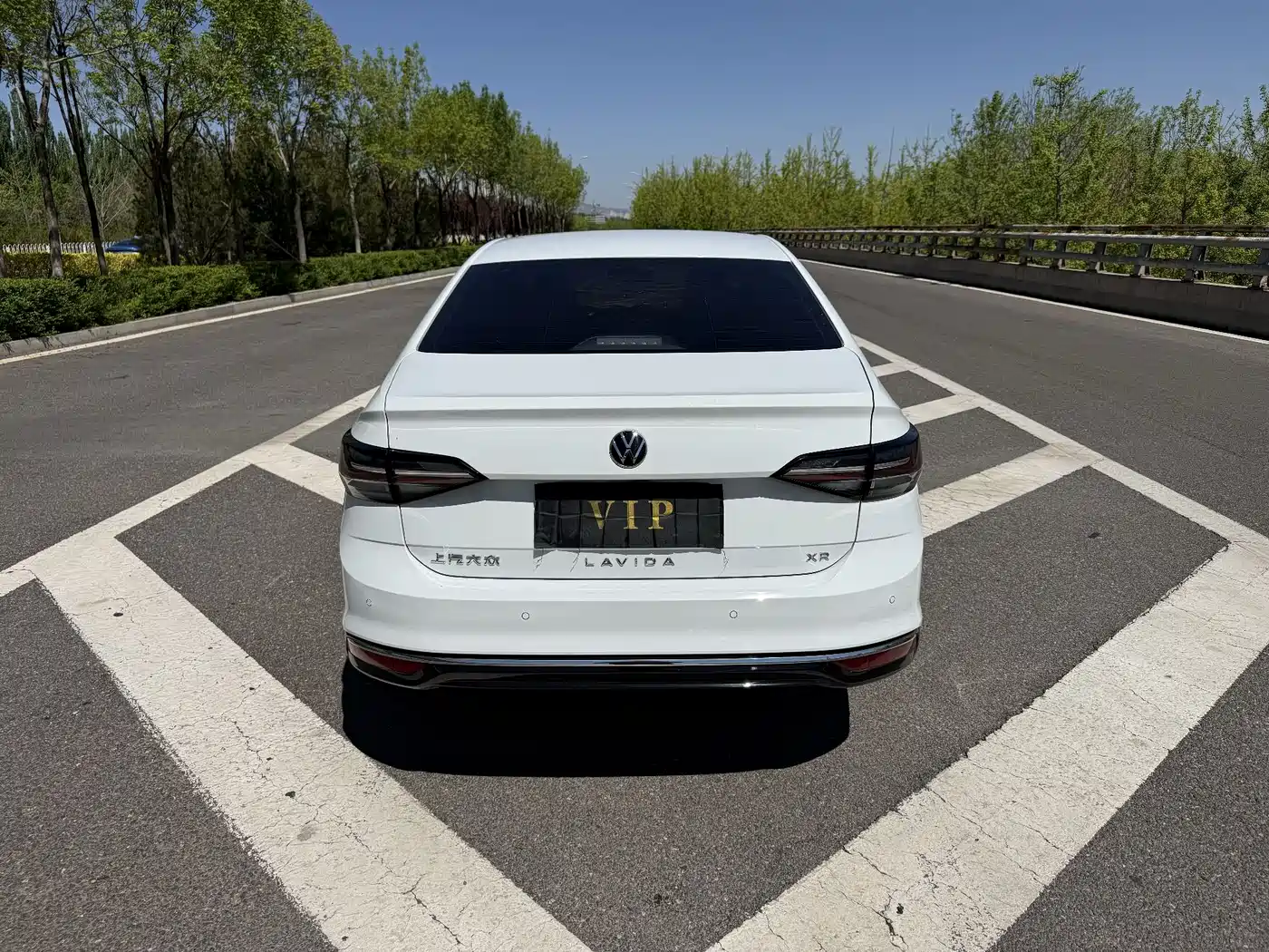 Volkswagen Lavida 2025 Model New Edge 1.5L New Leisure Edition фото 9