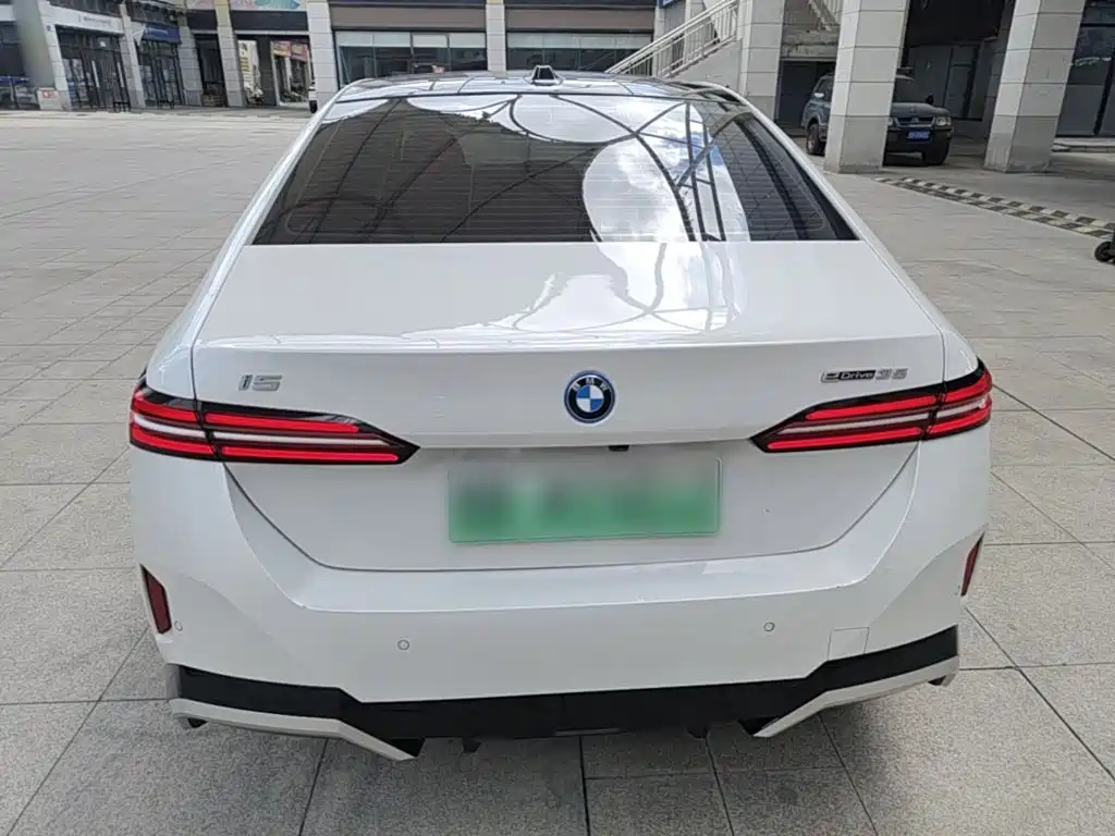 BMW i5 2024 2024 eDrive 35L Luxury Package