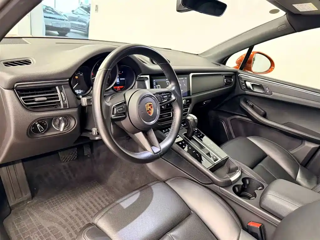 Porsche Macan 2023 Macan 2.0T фото 11