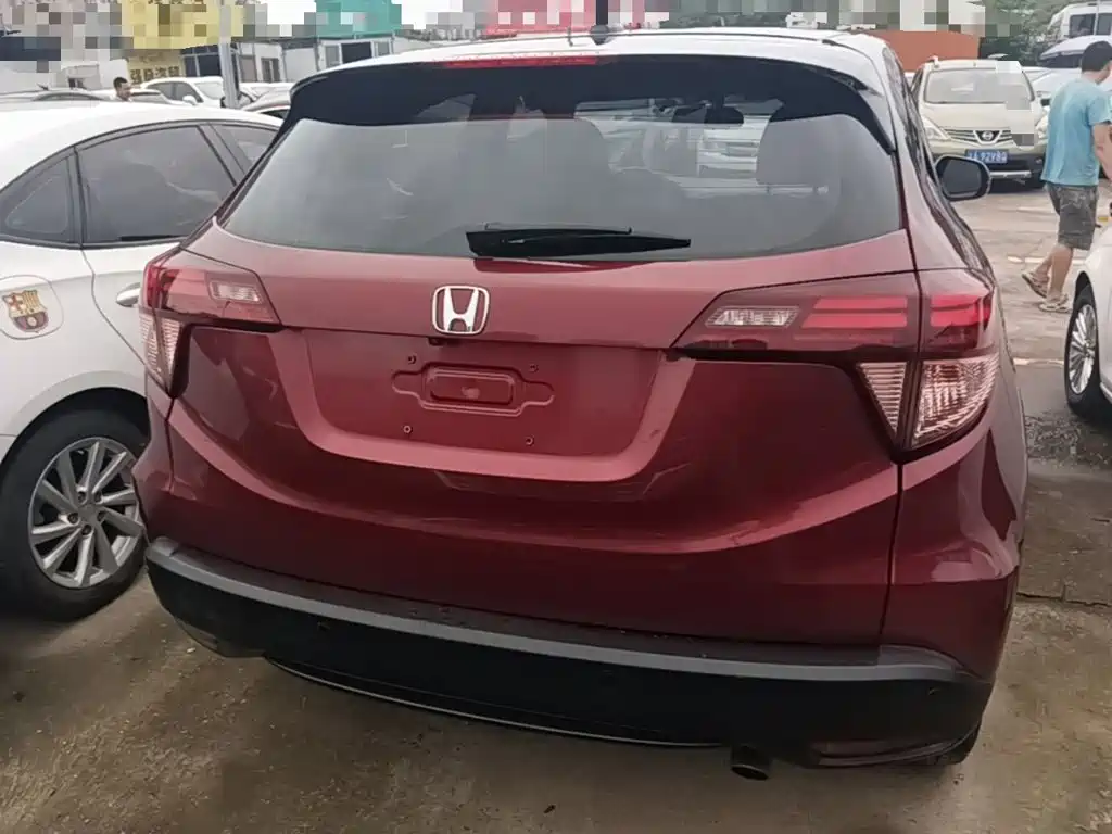 Фото 6 - Honda Vezel