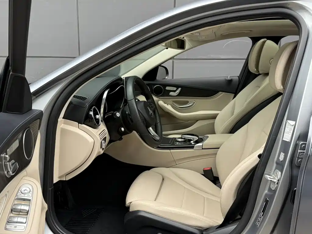 Фото 12 - Mercedes-Benz C-Class
