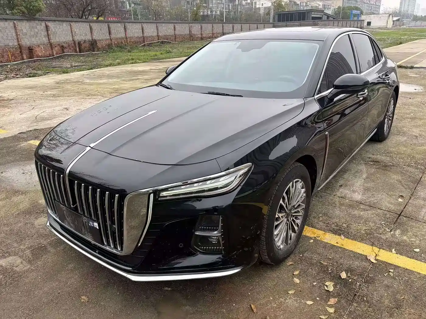 Фото 1 - Hongqi H5