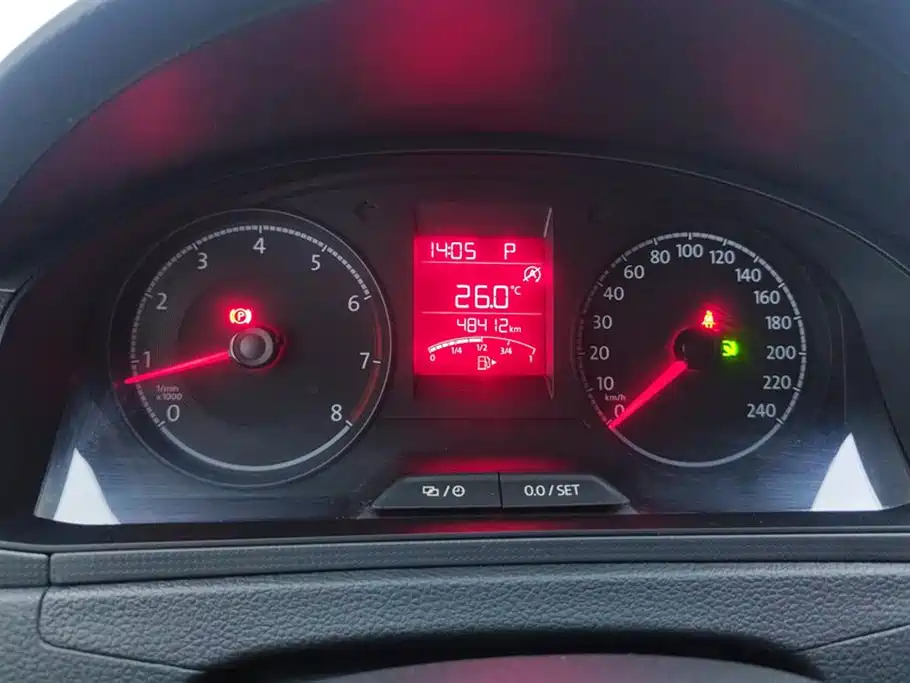 VOLKSWAGEN SANTANA