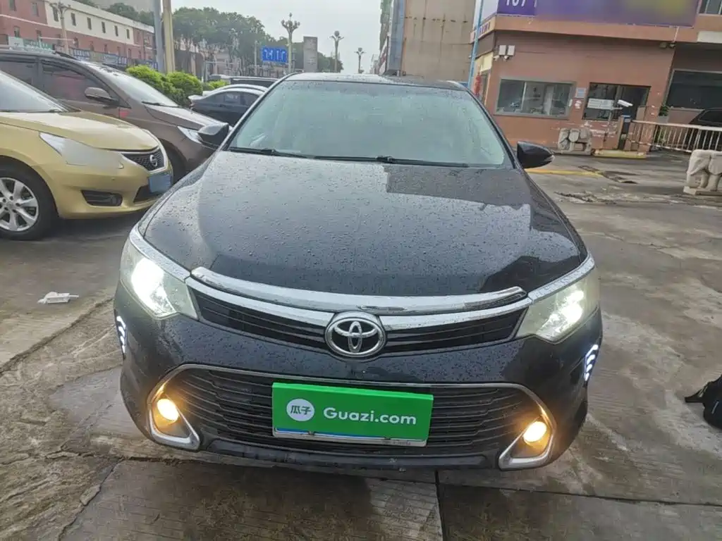 Фото 3 - Toyota Camry