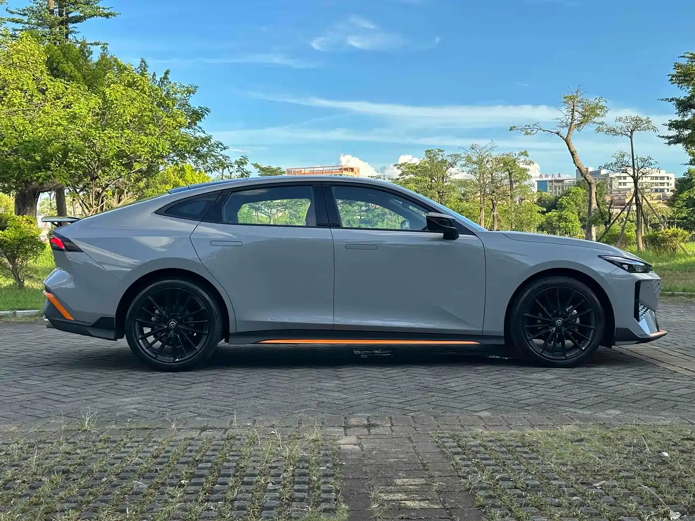 CHANGAN UNI-V
