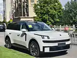 Photo 3 - Lynk & Co 900