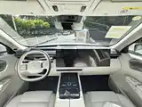 Photo 17 - Lynk & Co 900