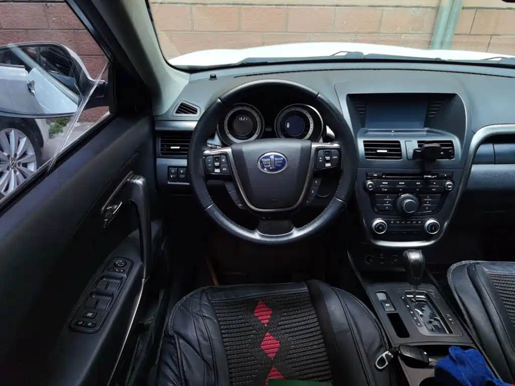 Besturn X80 2015 2015 2.0L Automatic Comfort Anniversary Edition