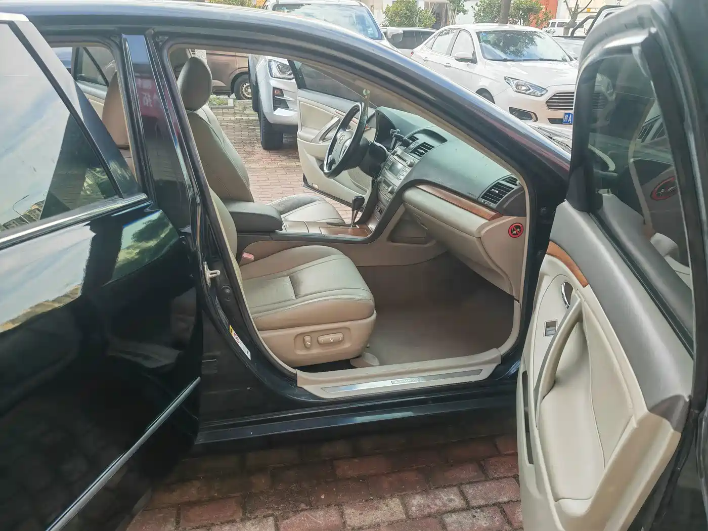 Фото 12 - Toyota Camry