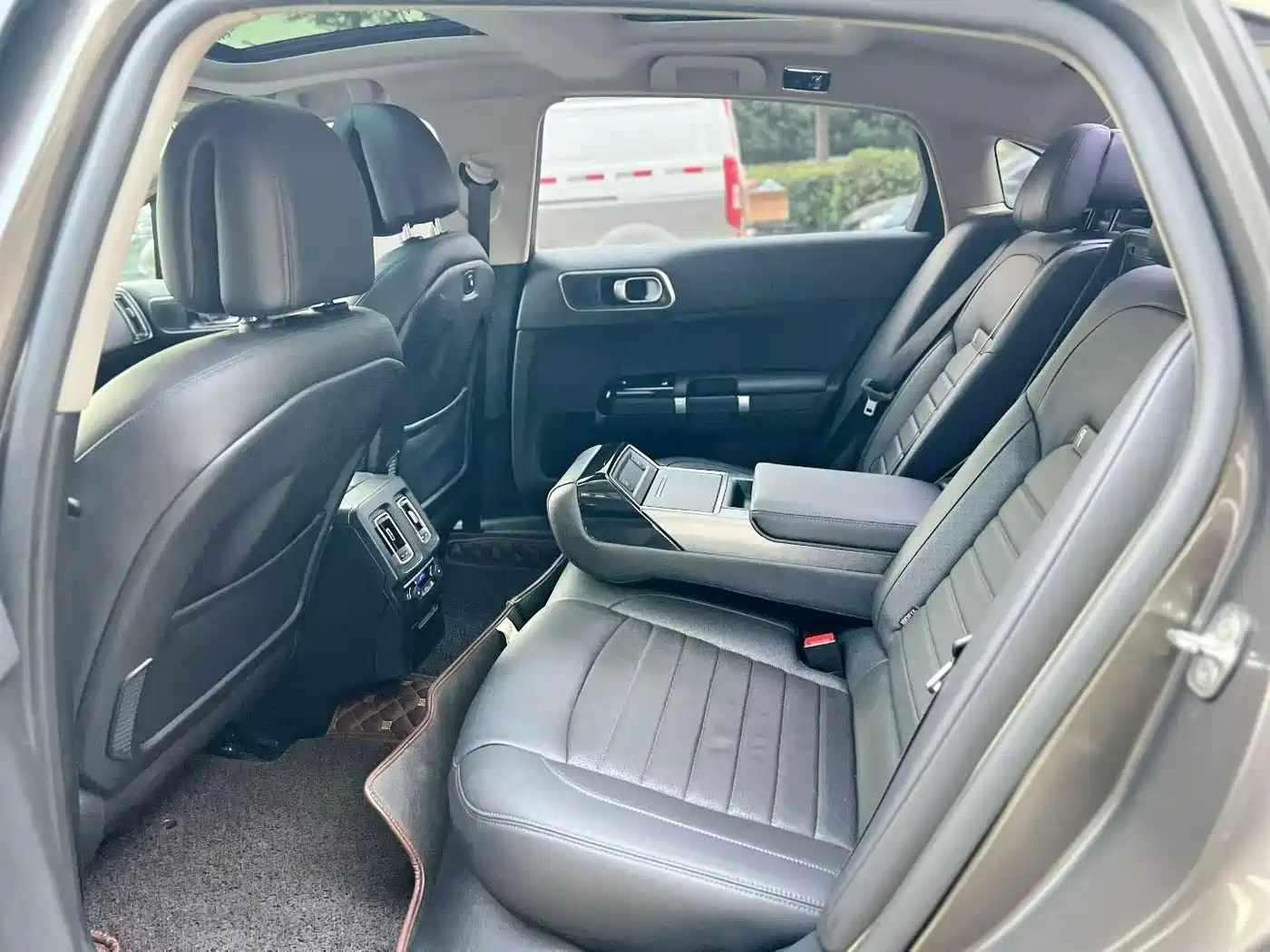 Фото 4 - Citroën C6