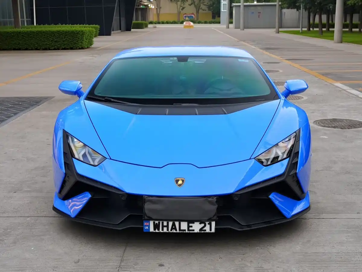 Фото 2 - Lamborghini Huracán