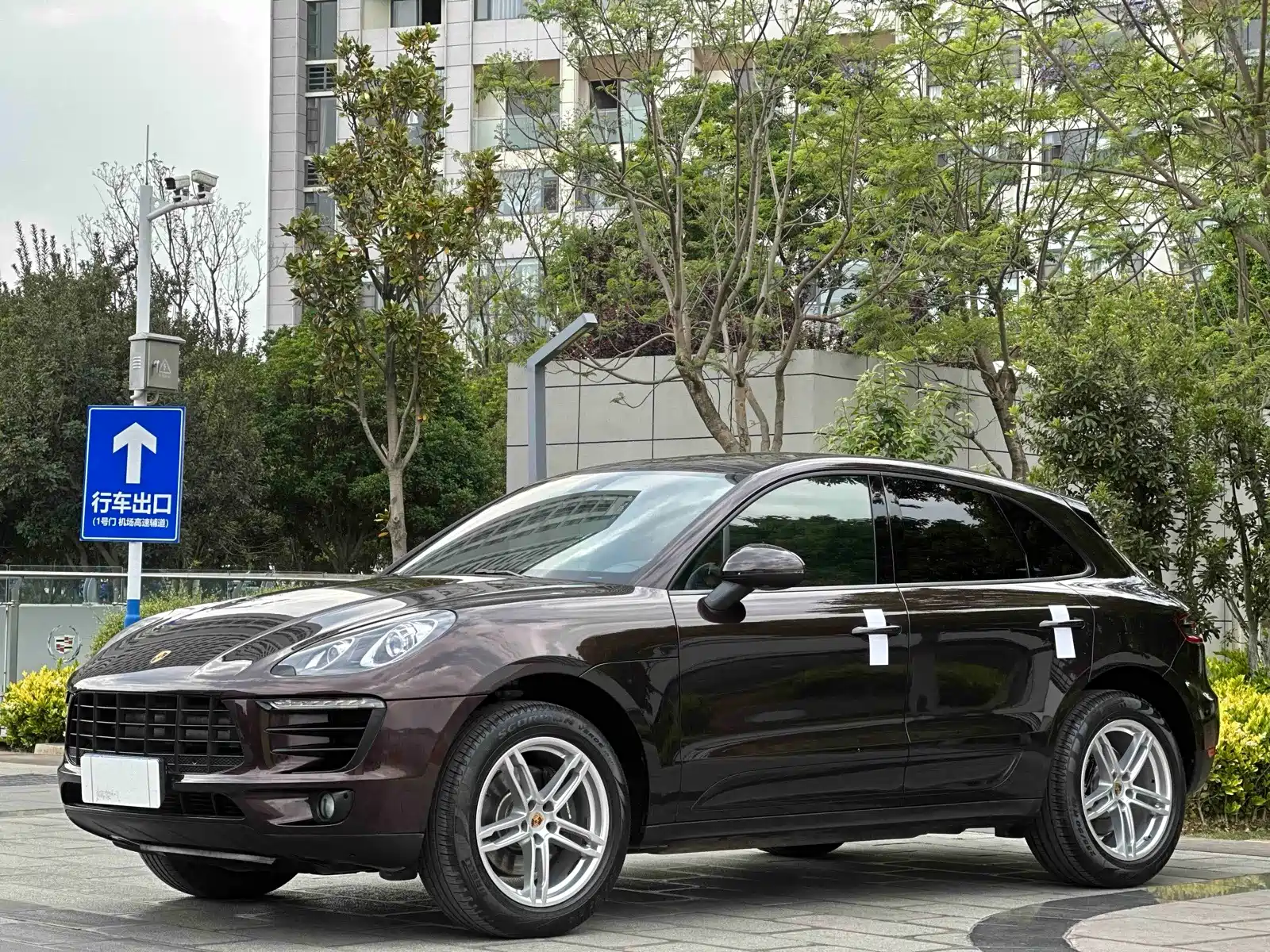 Фото 1 - Porsche Macan