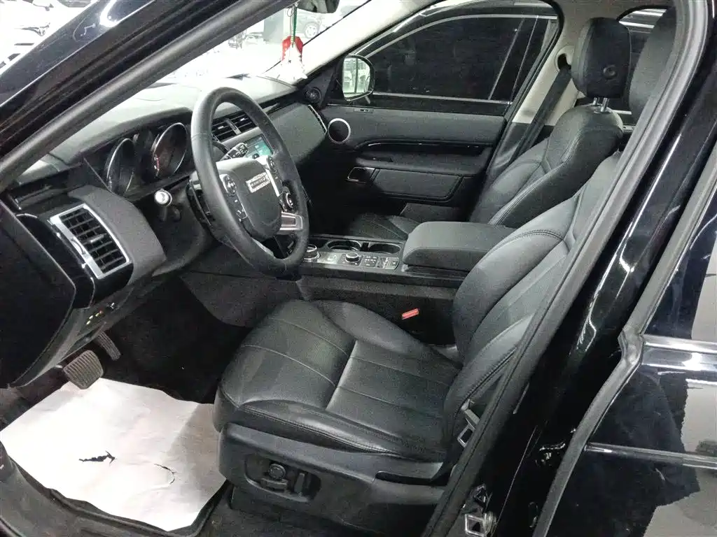 Land Rover Discovery 2018 3.0 SC V6 SE фото 15