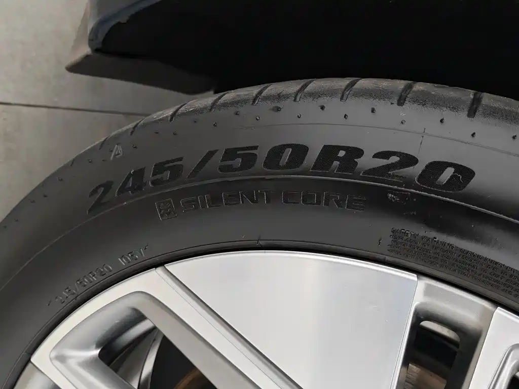 HiPhi Y 2023 2023 560km Pioneer Edition