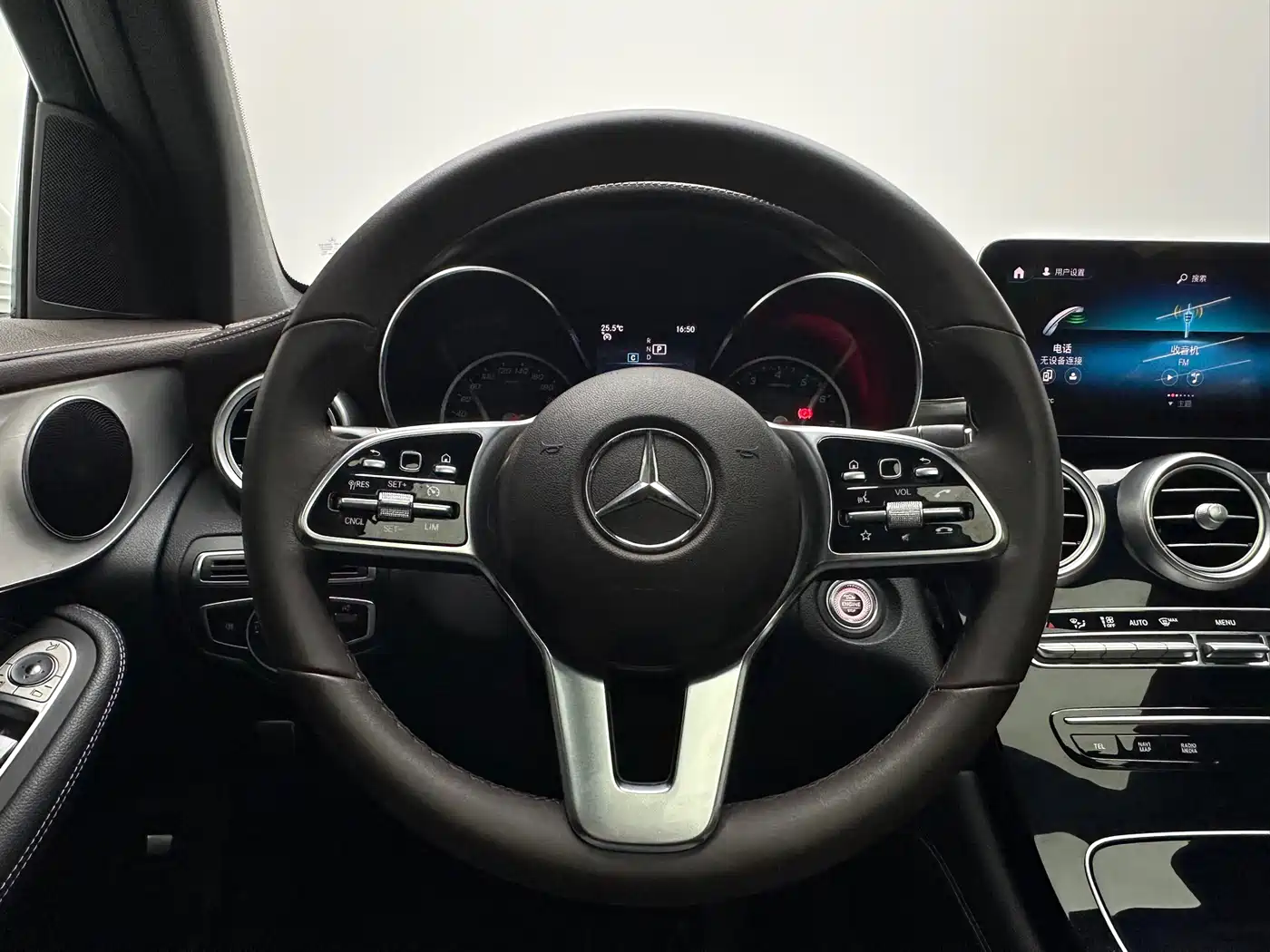 Mercedes-Benz GLC 2020 Facelift GLC 260 L 4MATIC Dynamic фото 19