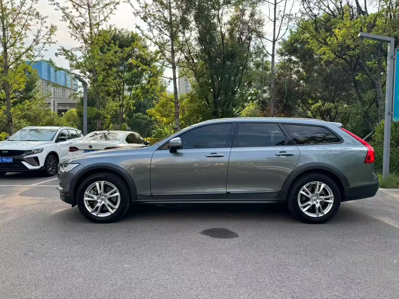 Volvo V90 2018 2017 Cross Country T5 AWD Smart Edition