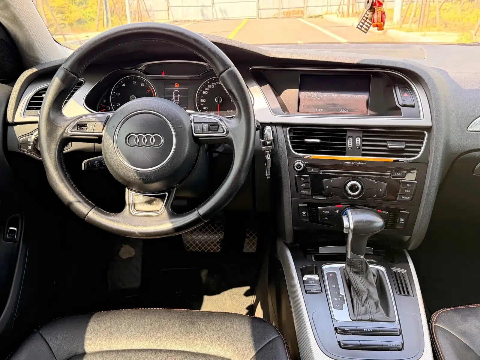 Фото 14 - Audi A4L