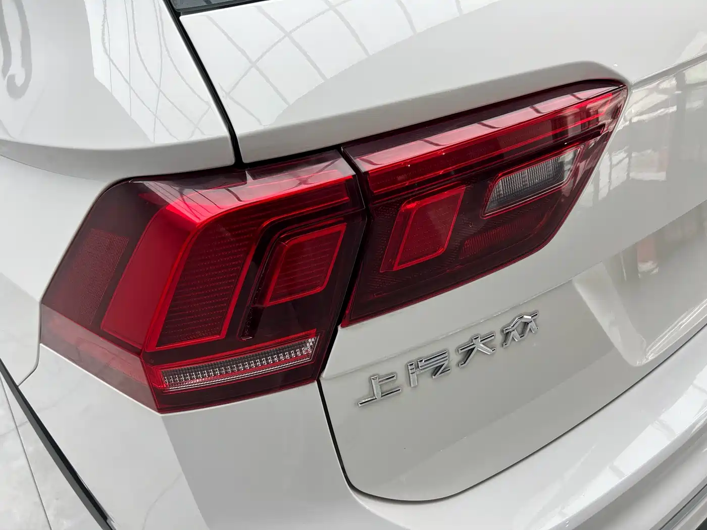 Volkswagen Tiguan L 2021 330TSI Automatic 2WD R-Line Premium фото 12