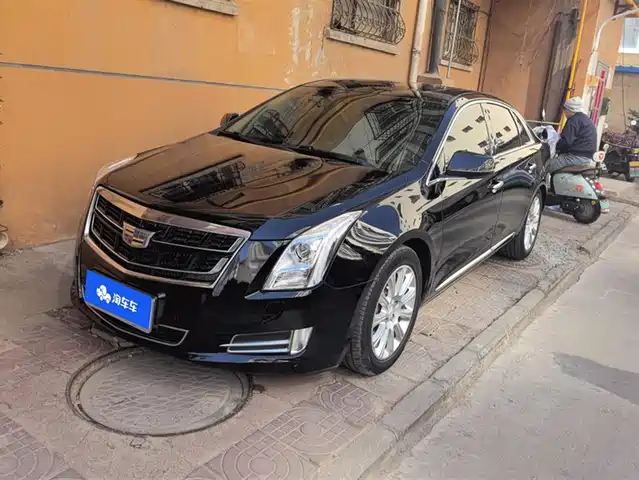 CADILLAC XTS