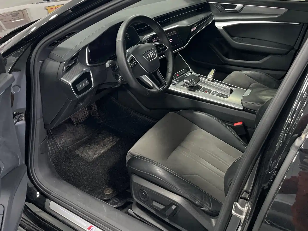 Фото 9 - Audi A6L