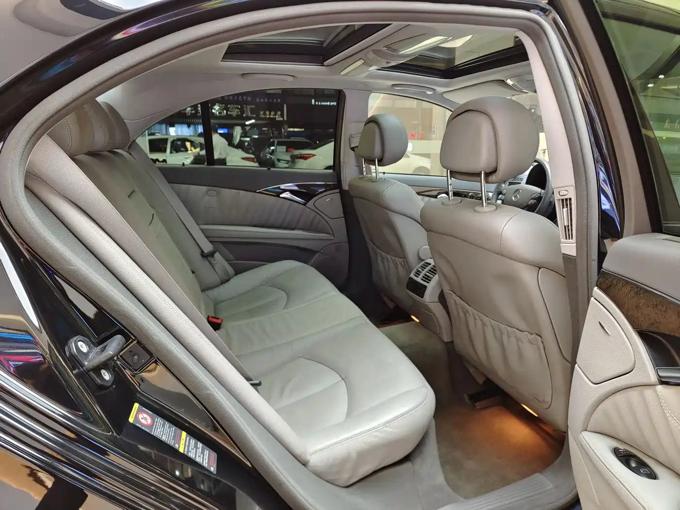 Mercedes-Benz E-Class 2008 Model E 280 Personality Sport Edition фото 16