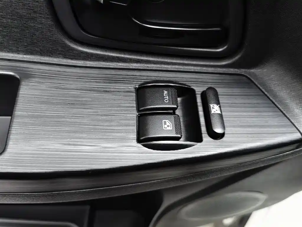 CHANGAN CHANGAN RUIXING EM60