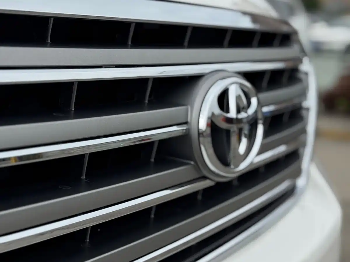 Toyota Land Cruiser 2011 2010 Model 4.7L Automatic VX