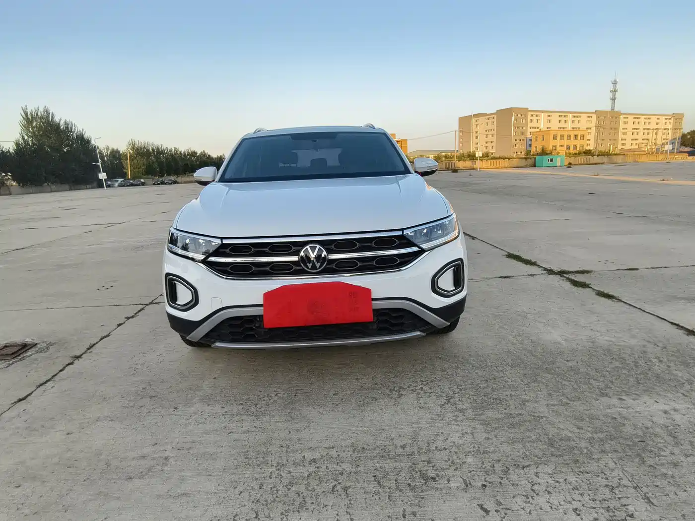 Volkswagen T-Roc, миниатюра 2