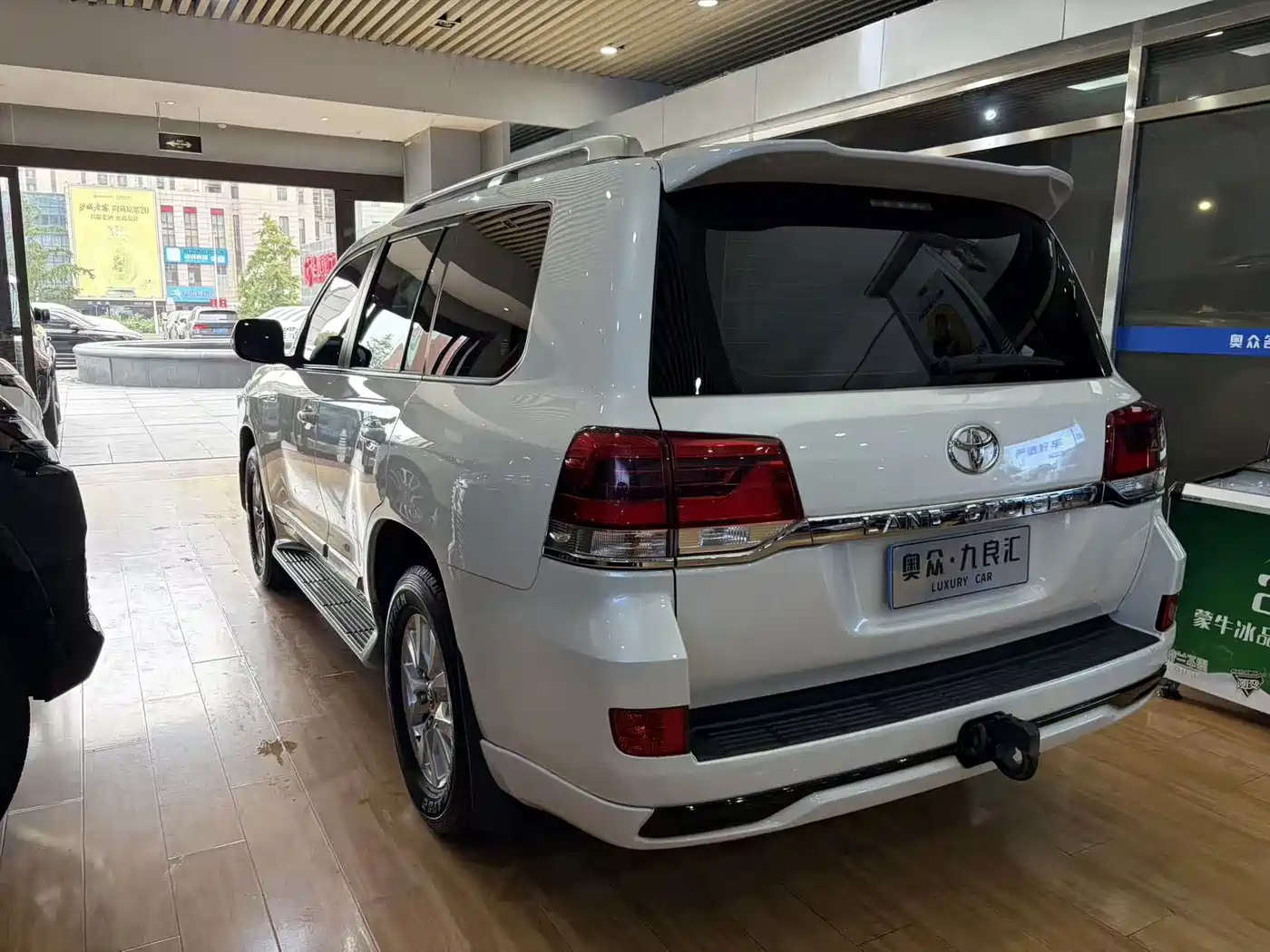 Toyota Land Cruiser (Import) 2019