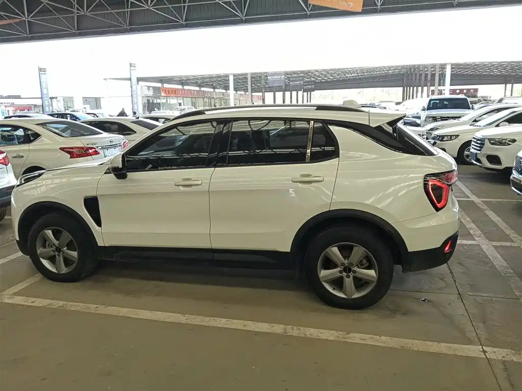 Lynk & Co 01 2019 2.0T 2WD Pure Version China VI фото 5
