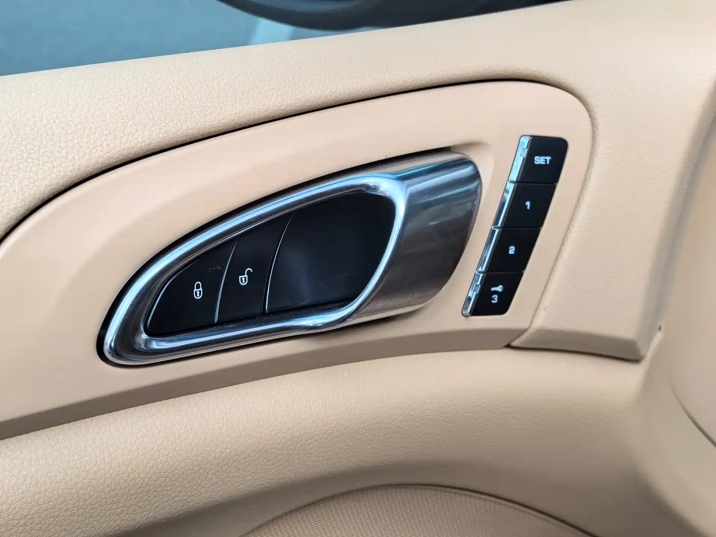 Porsche Cayenne 2011 Cayenne 3.0T фото 20