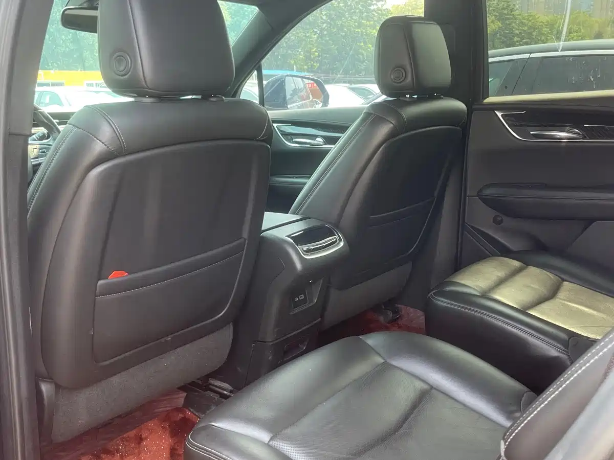 Фото 5 - Cadillac XT6