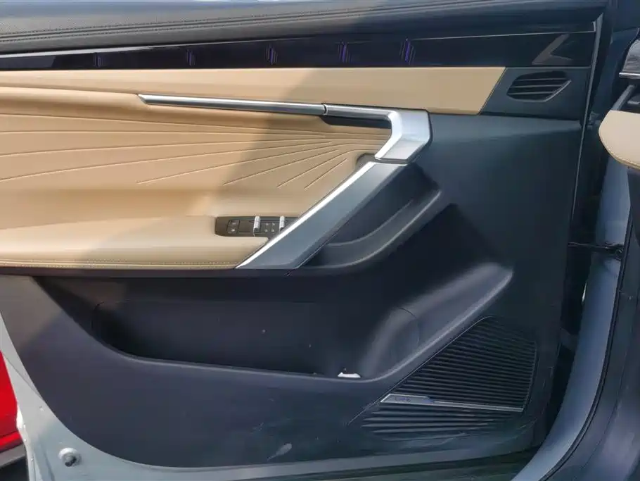 GEELY AUTOMOBILE BOYUE L