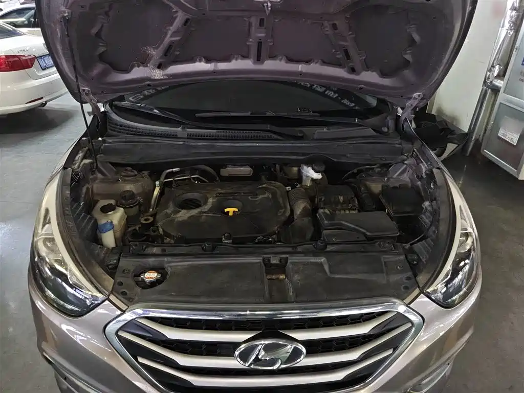 Hyundai Beijing Hyundai ix35 2015 2.0L Automatic 2WD Comfort China IV фото 20