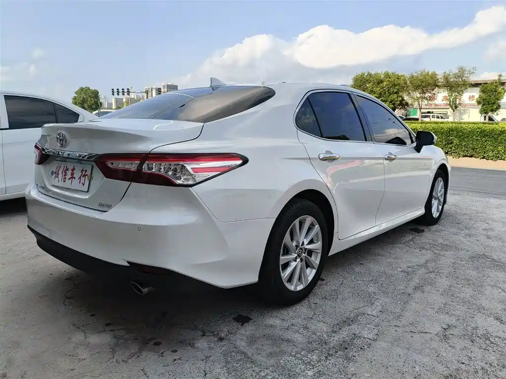 Toyota Camry 2023 2.0G Luxury Edition фото 5