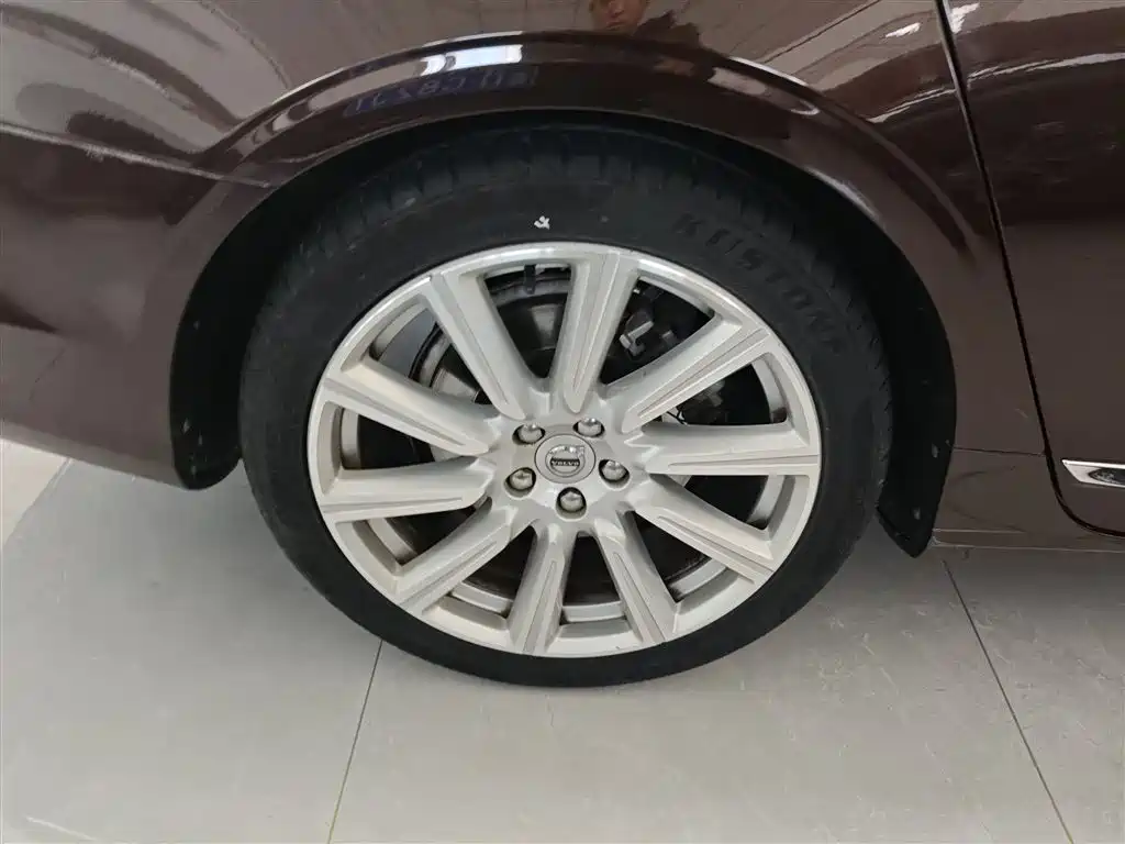 Фото 26 - Volvo S90
