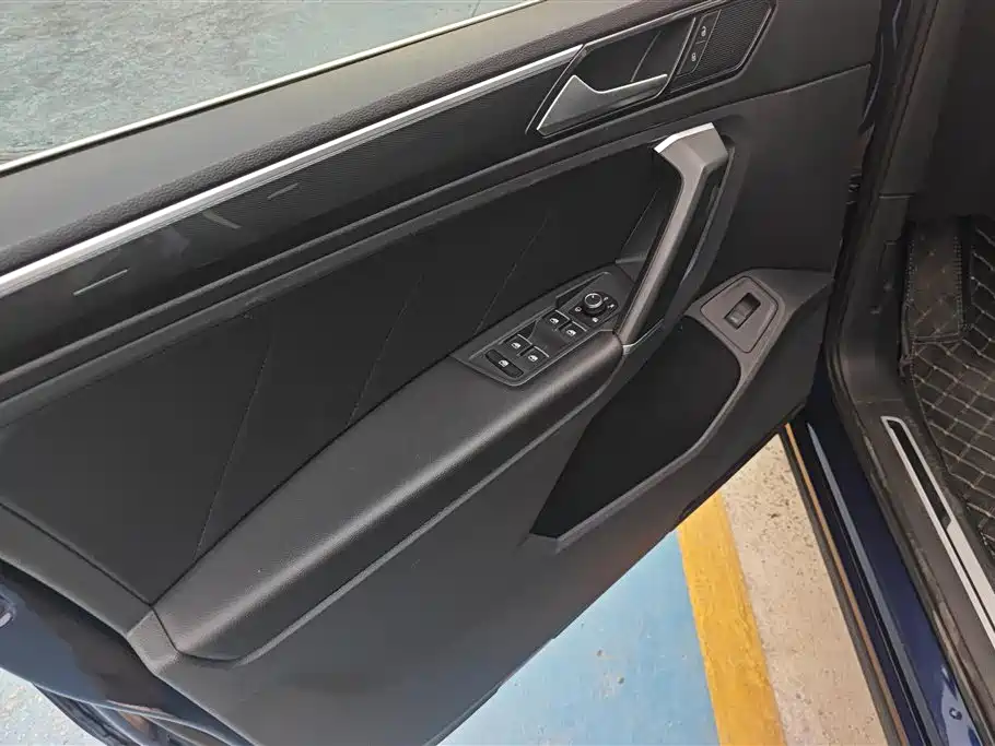Volkswagen Tiguan 2018 330TSI 4WD Innovation Edition фото 7