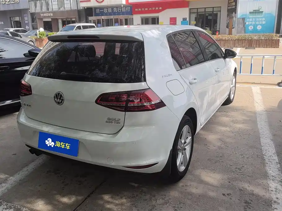 Volkswagen Golf 2017 230TSI Auto Comfort Millionth Anniversary Edition фото 3