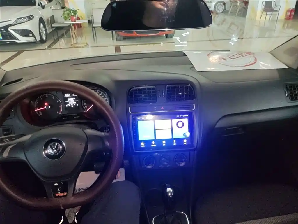 Volkswagen Polo 2016 1.4L Automatic Trend фото 10