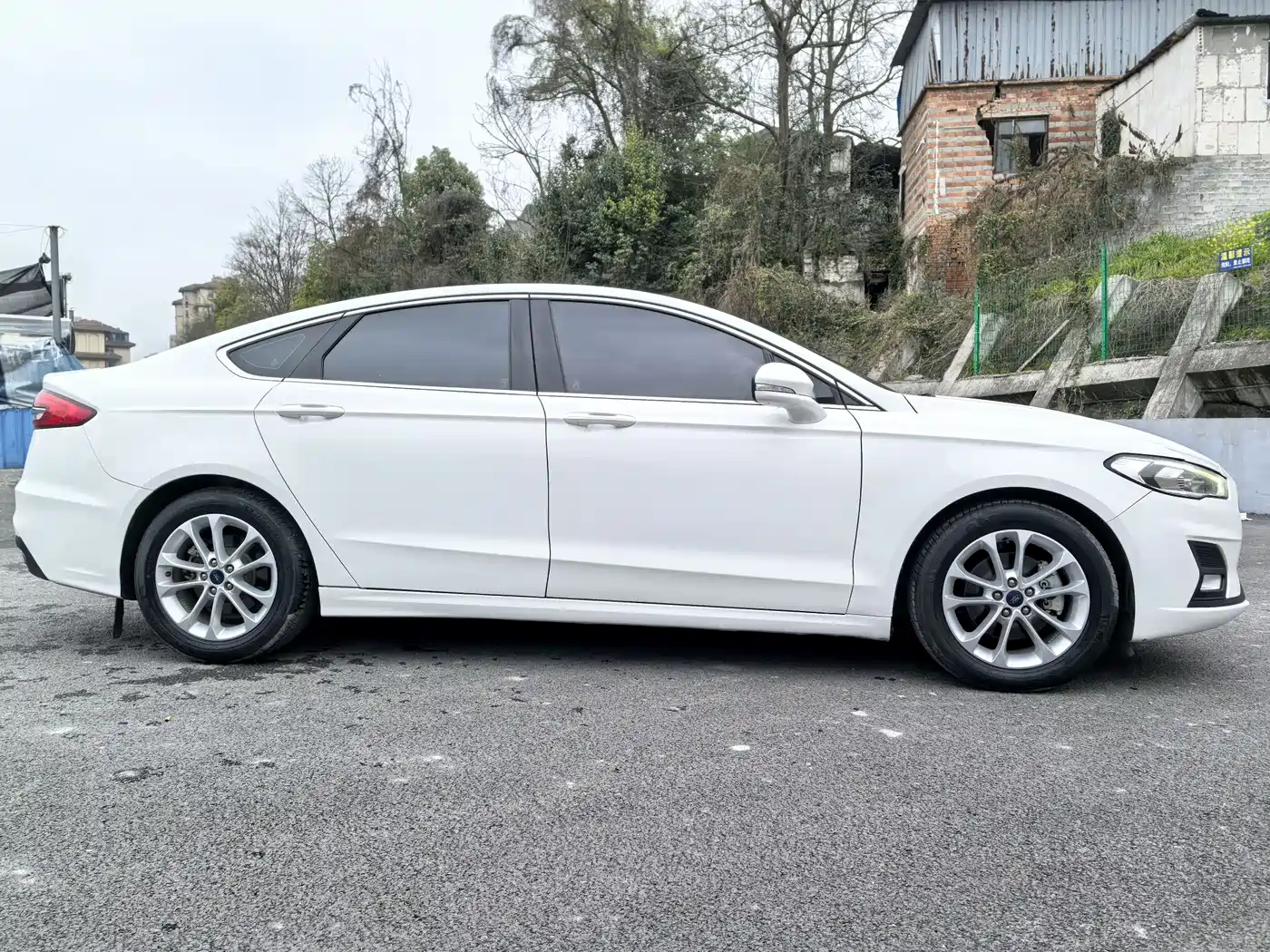 FORD MONDEO