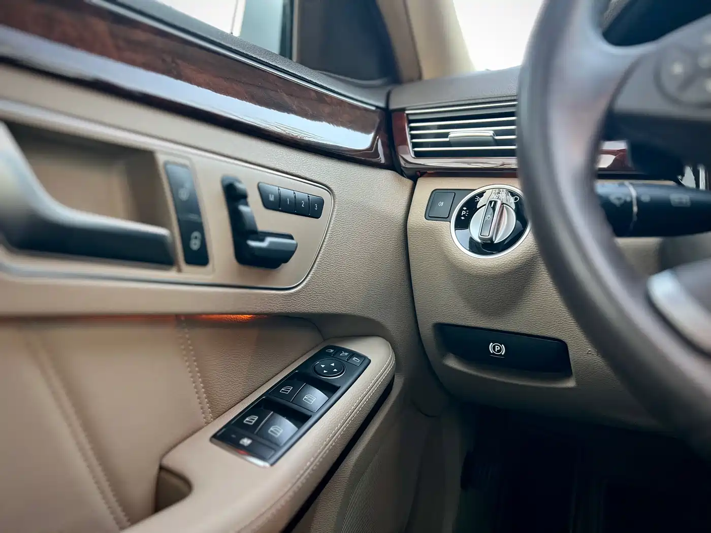 Mercedes-Benz E-Class 2011 E 300 L Elegance фото 23